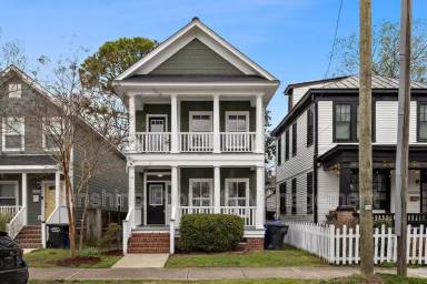 Main picture of 122 Riverview Ave