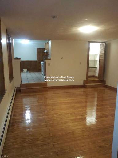 Main picture of 133 Spring St