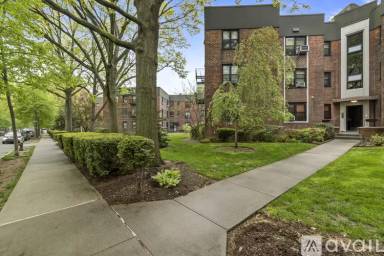Main picture of 22 16 79 St