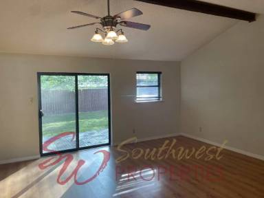Main picture of 1209 Mockingbird St