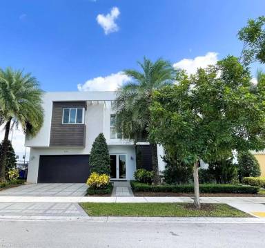 Main picture of 7515 NW 99th Ave