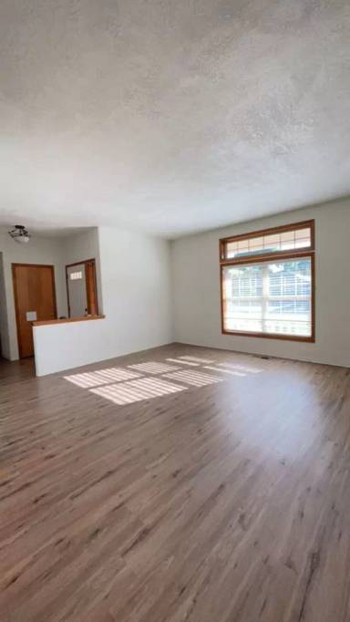 Main picture of 1456 Elaine Way