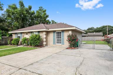 Main picture of 784 Oakwood Dr