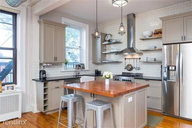Main picture of 826 Washington St