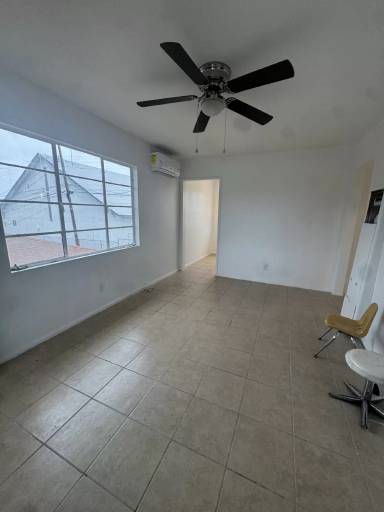 Main picture of 2931 Peerless Ave
