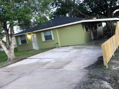 Main picture of 409 Fieldcrest Dr