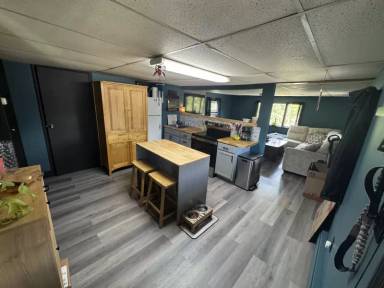 Main picture of 190 Crescent St