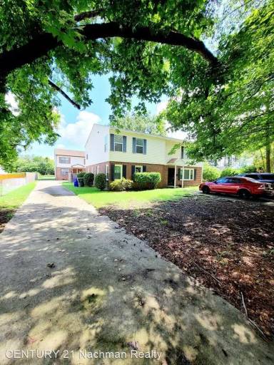 Main picture of 348 Virginian Dr