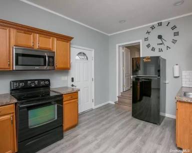 Main picture of 159 42nd St