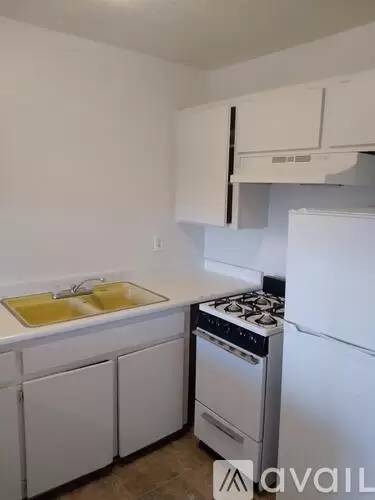 Main picture of 417 Harvard Dr SE