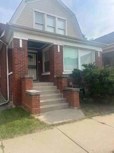 Main picture of 8001 S Coles Ave