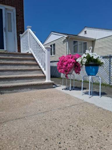 Main picture of 120 Newman St