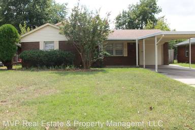 Main picture of 208 E Kerr Dr