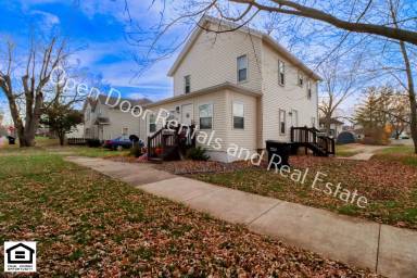 Main picture of 110 S Walsh St