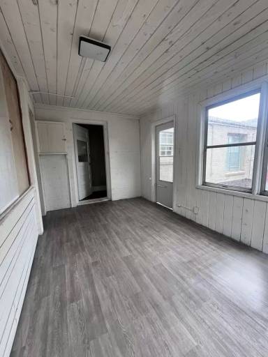 Main picture of 411 S 38th Ave