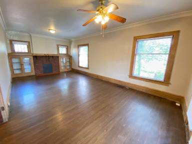 Main picture of 2084 Waldeck Ave