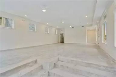 Main picture of 4999 Burgundy St