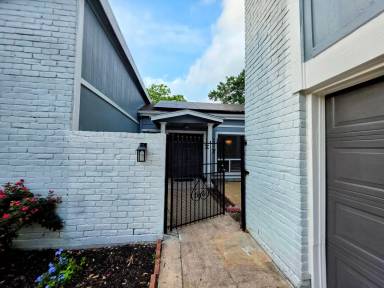 Main picture of 13906 Ella Lee Ln