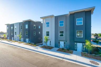 Main picture of 1400 Ramona Ave