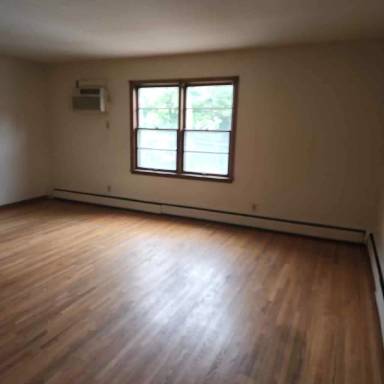 Main picture of 3520 Penn Ave N