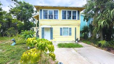 Main picture of 407 Poinsettia Rd