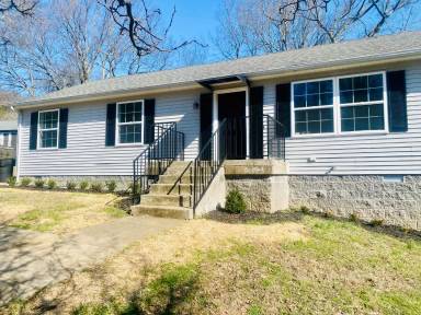Main picture of 256 Chestnut Ln