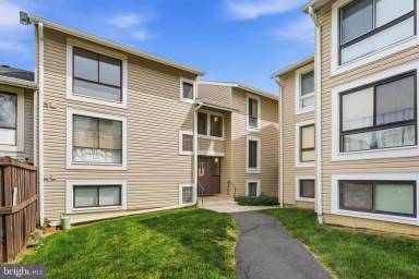 Main picture of 8604 Village Way