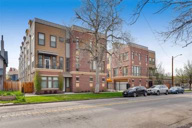 Main picture of 2133 N Downing St