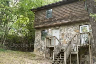 Main picture of 3297 Conner St