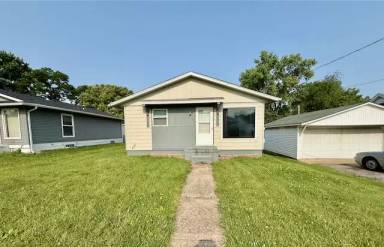 Main picture of 3919 N Boulevard Ave