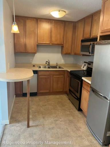 Main picture of 3729 Snelling Ave