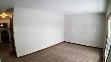 Main picture of 6528 Laurel Ln NE