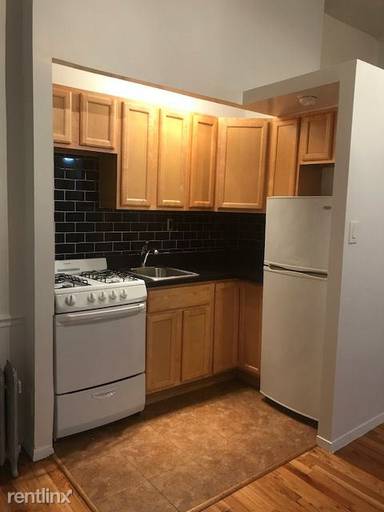 Main picture of 247 W 21st St