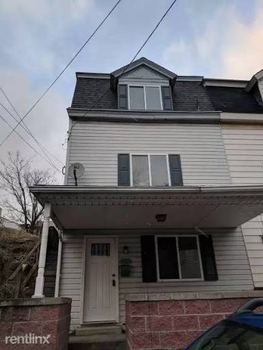 Main picture of 4749 Juniper St