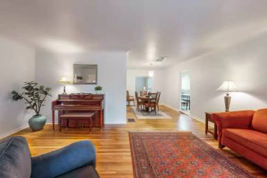 Main picture of 2018 Alhambra Ave SW