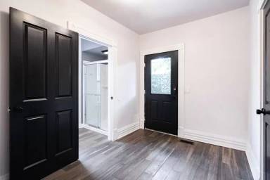 Main picture of 57 E Russell St