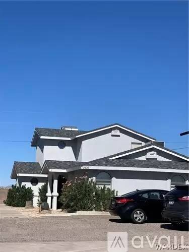 Main picture of 2635 Calle de Mercado