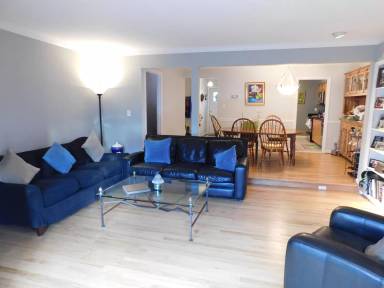 Main picture of 32 City Gate Ln