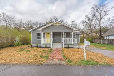 Main picture of 2019 Lyndon Ave