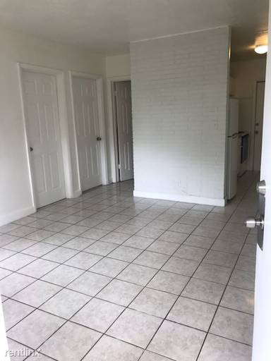 Main picture of 1711 NW 8th Pl