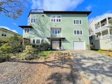 Main picture of 817 Surfside Ave