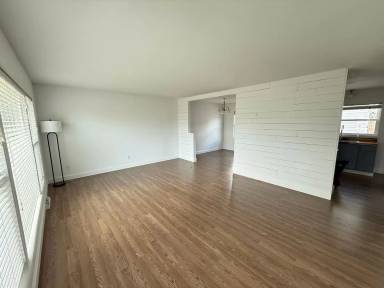 Main picture of 411 Maple Ave