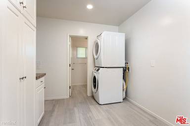 Main picture of 350 E Grandview Ave