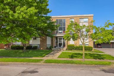 Main picture of 4236 W 20th St