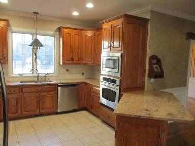 Main picture of 10 Vineyard St