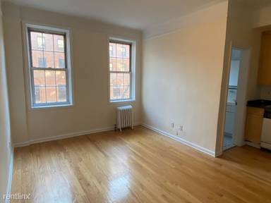 Main picture of 117 W 13th St
