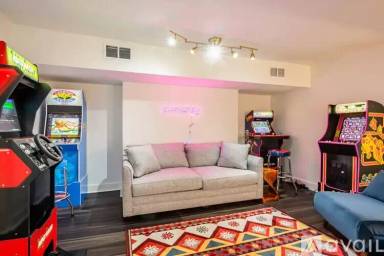 Main picture of 714 Park Ave