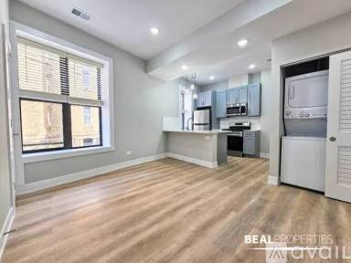 Main picture of 428-438 W Belden Ave
