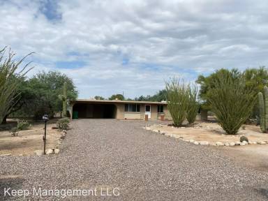 Main picture of 8905 N Hickory Dr