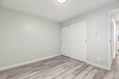 Main picture of 2550 N Vassault St